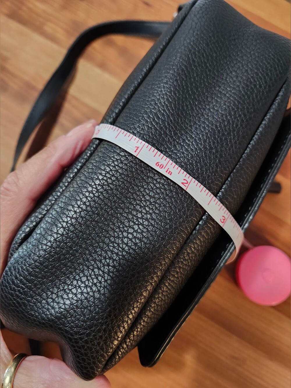 Mint Condition Roots Black Pebbled Vegan Leather Crossbody Bag. - Picture 14 of 15